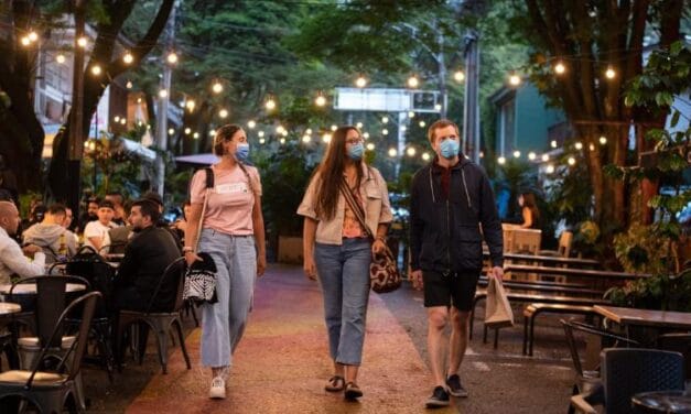 Explorando el Vibrante Encanto de El Poblado: Un Epicentro Turístico de Experiencias Inolvidables