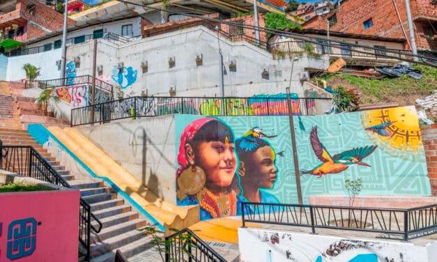 Descubre la Resiliencia en Medellín:Graffitour por la Transformada Comuna 13